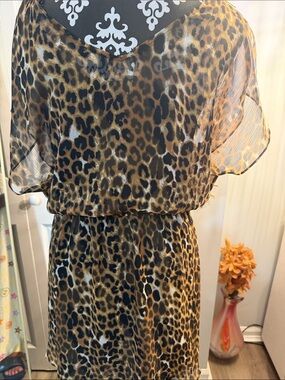 Leopard Print Short Sleeve V-Neck Dress - Brown